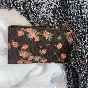 Michael Kors Wristlet